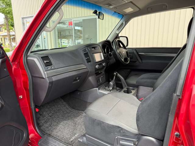 Mitsubishi Pajero 6