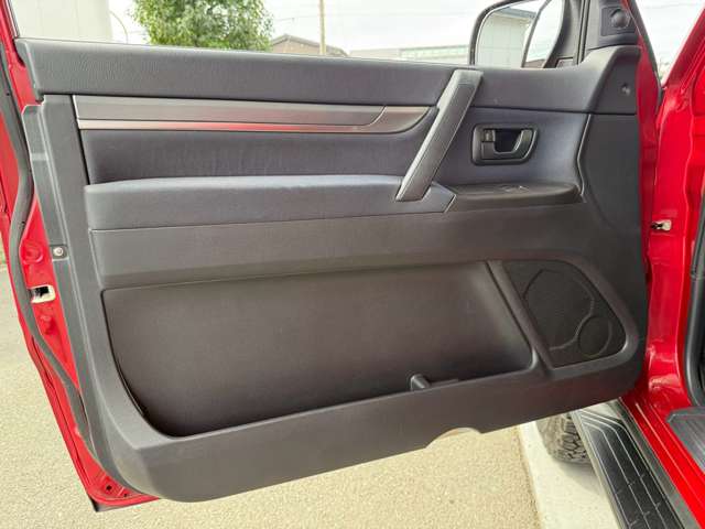 Mitsubishi Pajero 8