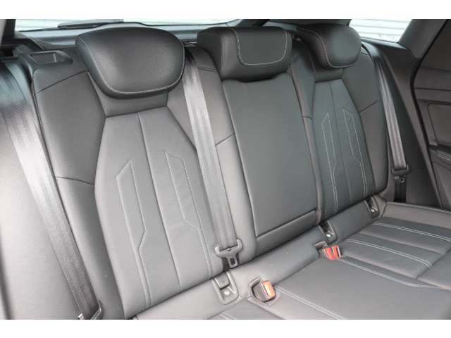 Audi Q4 e-tron 10