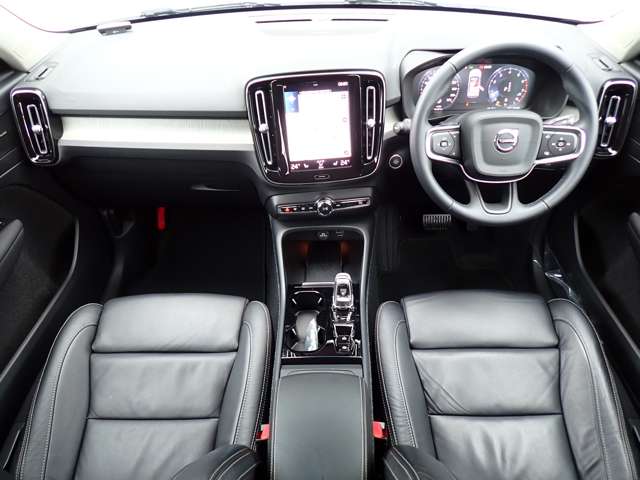 Volvo XC40 3