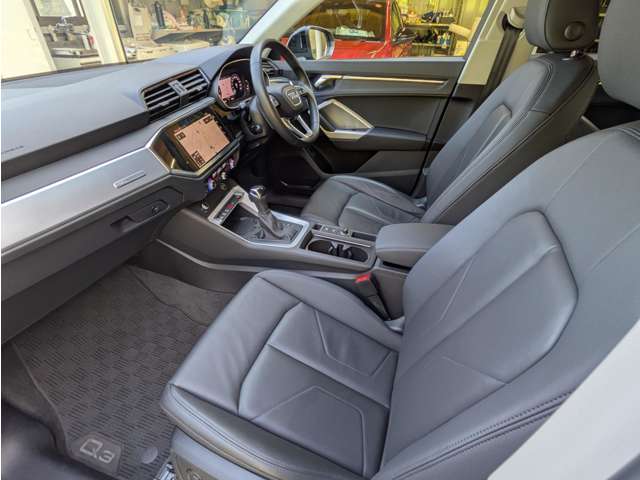 Audi Q3 10