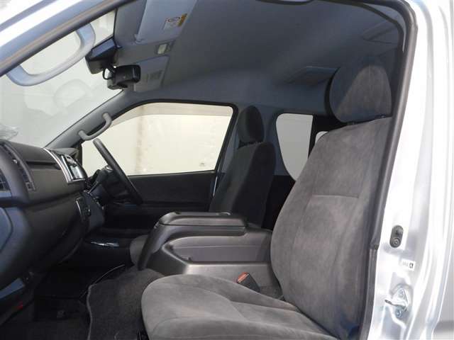 Toyota Hiace 7