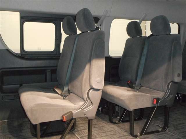 Toyota Hiace 8