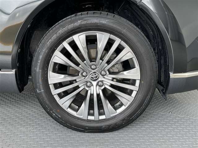 Toyota Harrier 5