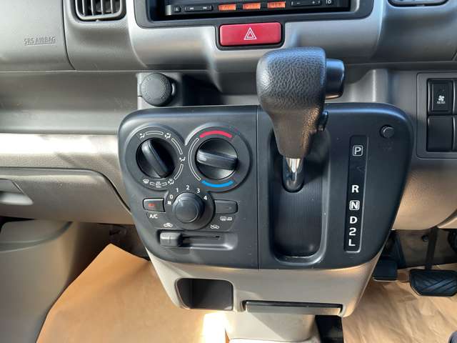 Nissan NV100 Clipper 9