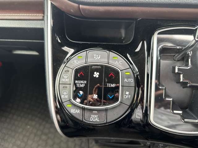 Toyota Esquire 11