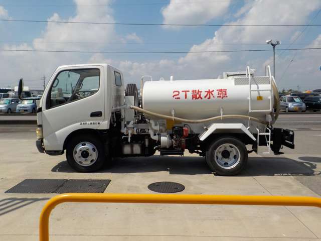 Hino Dutro 2