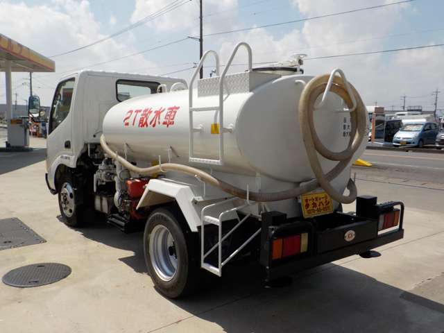 Hino Dutro 3
