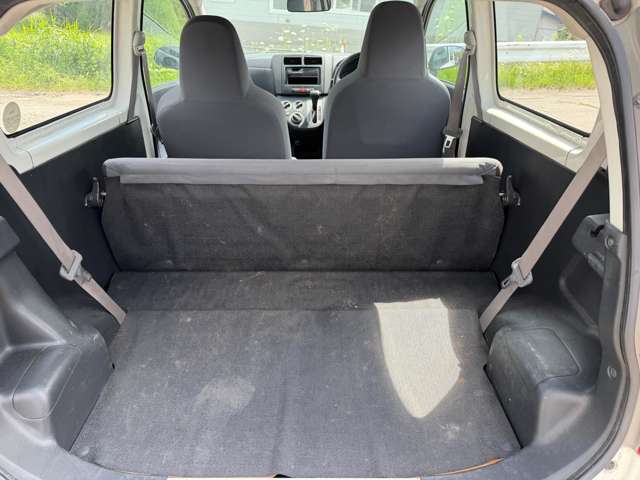 Daihatsu Mira 8