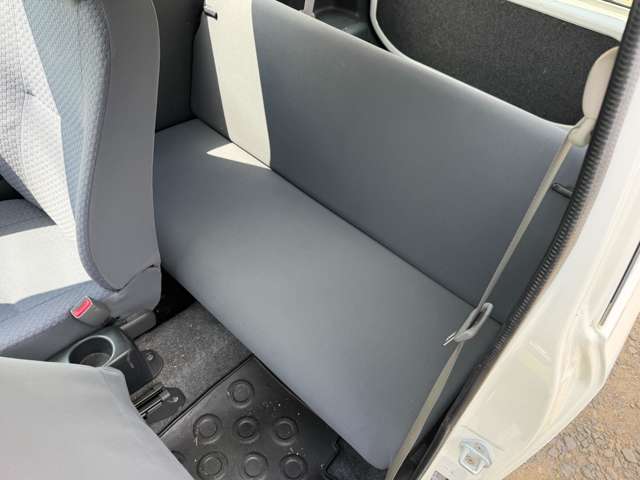 Daihatsu Mira 10