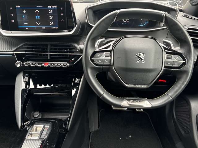 Peugeot 2008 8