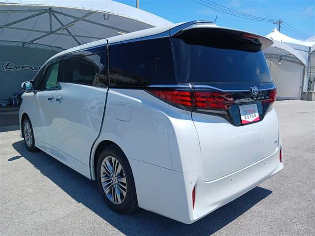 Toyota Alphard 3