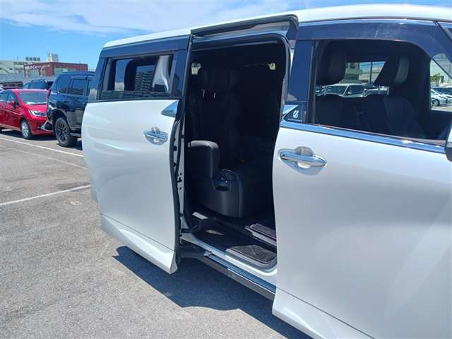 Toyota Alphard 8