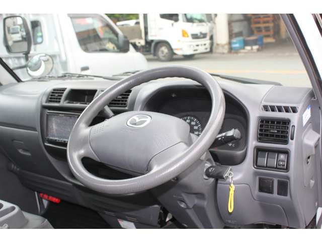 Mazda Bongo Truck 8
