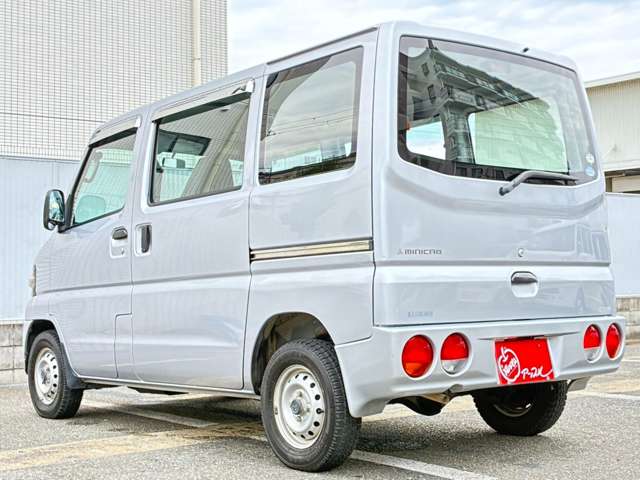 Mitsubishi Minicab Van 11