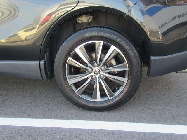 Toyota Harrier 3