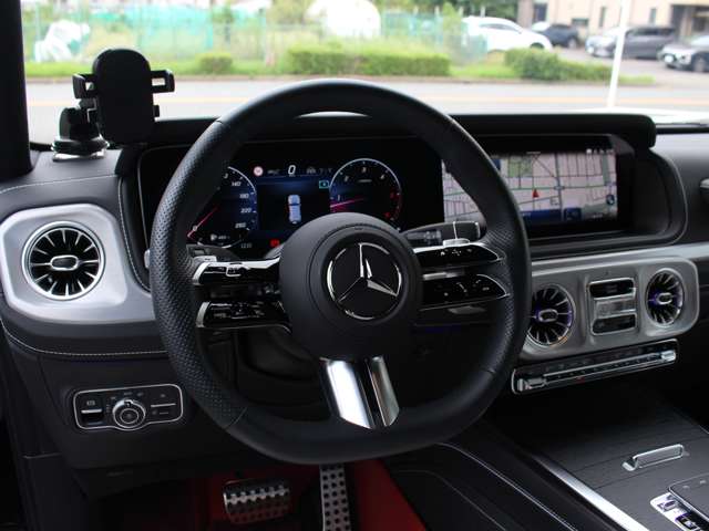 Mercedes-Benz G-Class 8