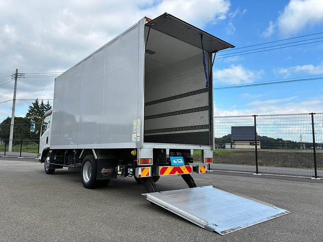 Isuzu Elf 7