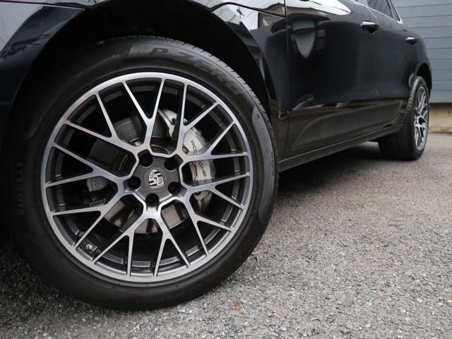 Porsche Macan 2