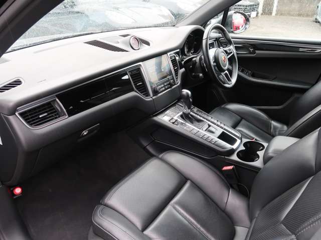 Porsche Macan 4