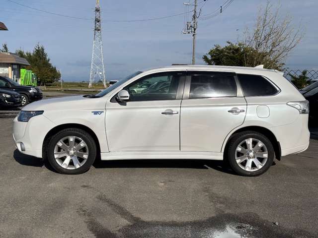 Mitsubishi Outlander PHEV 10