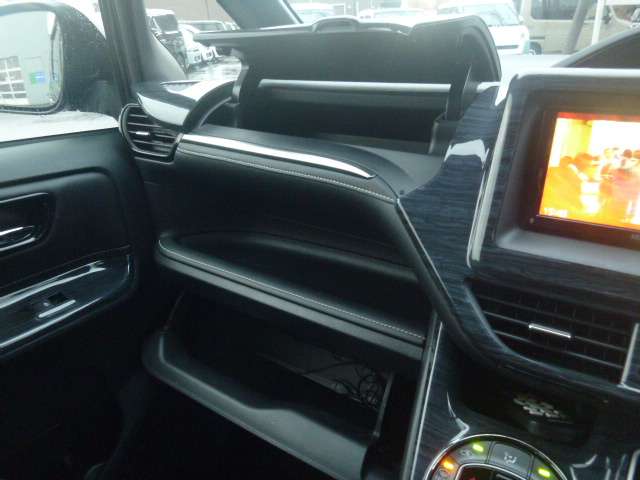 Toyota Esquire 12