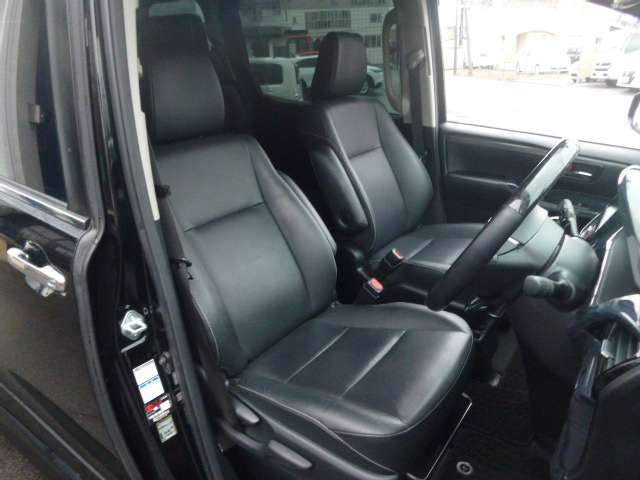 Toyota Esquire 5