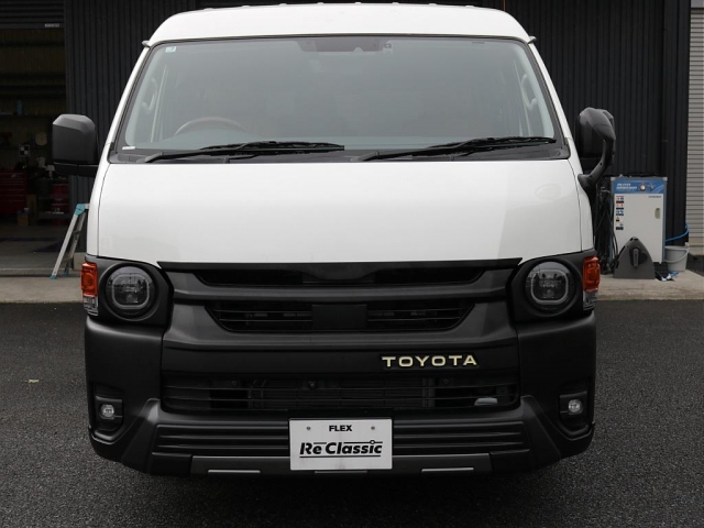 Toyota Hiace 5