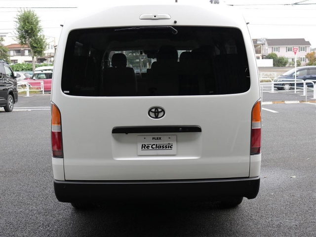 Toyota Hiace 8