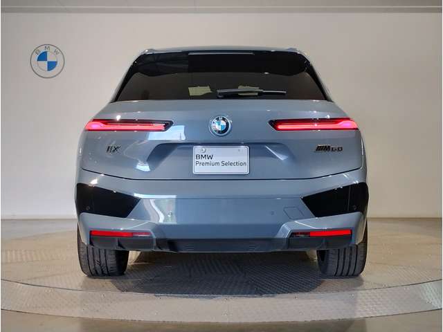 BMW iX 9