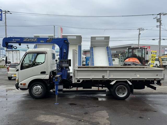 Hino Dutro 3