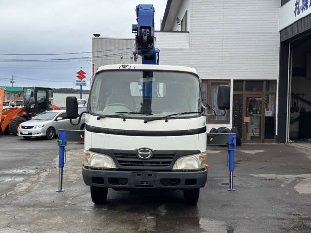 Hino Dutro 9