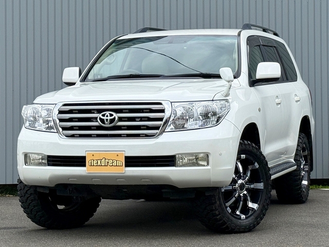 Toyota Land Cruiser 200 5