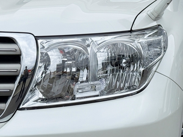 Toyota Land Cruiser 200 6