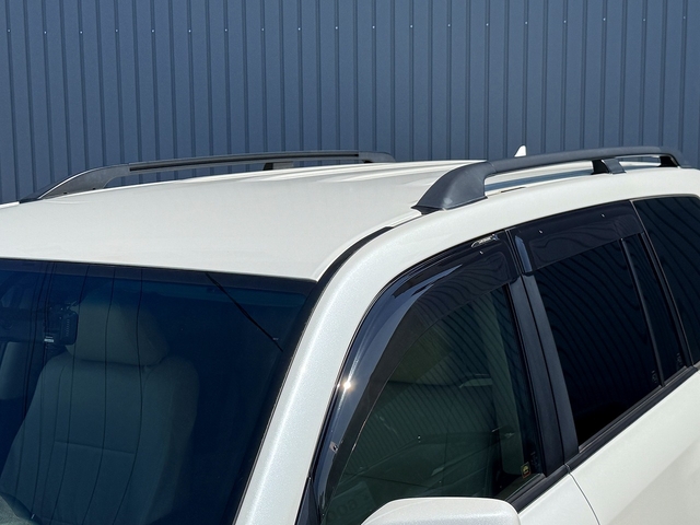 Toyota Land Cruiser 200 8