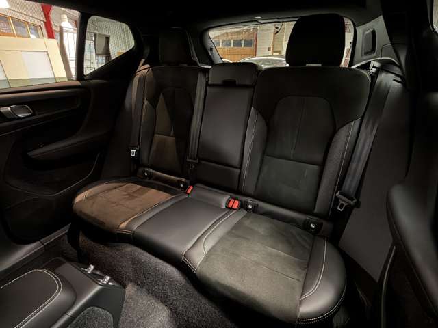 Volvo XC40 8