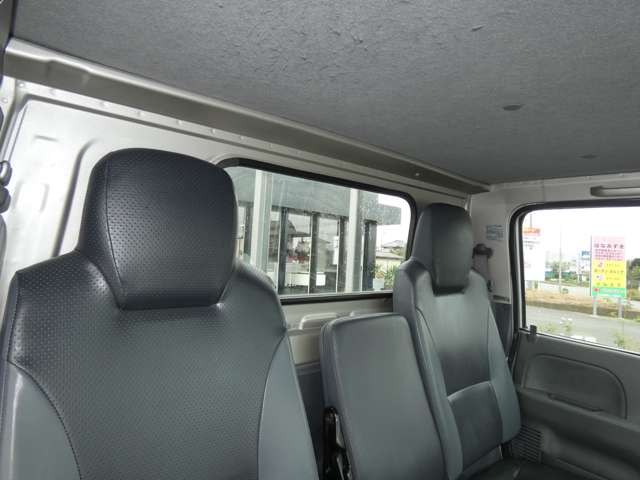 Isuzu Elf 13