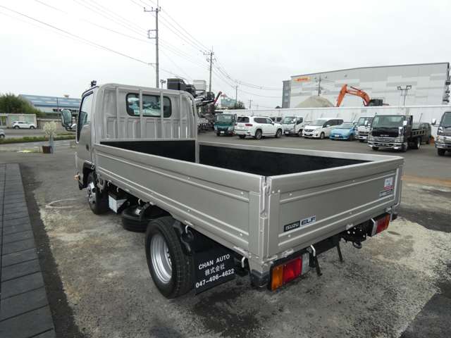Isuzu Elf 8