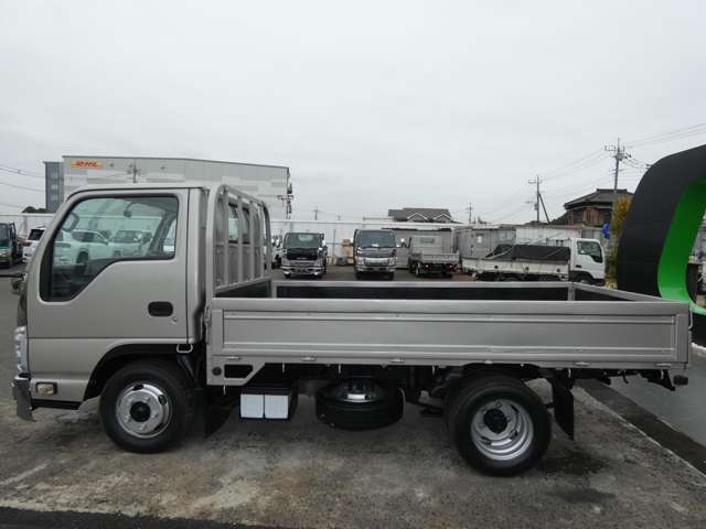 Isuzu Elf 9