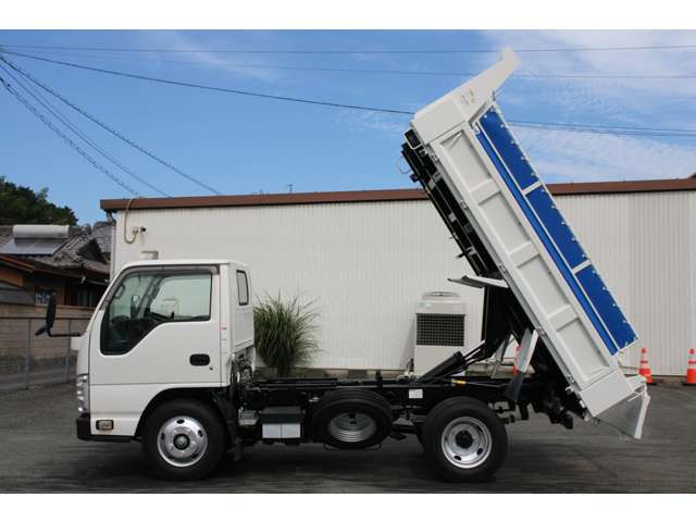 Isuzu Elf 6