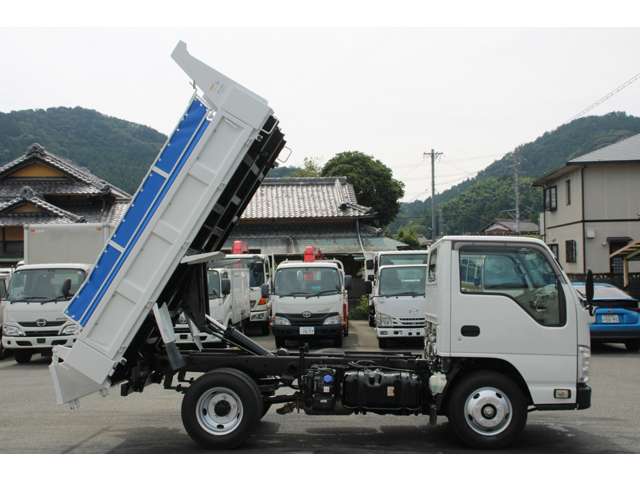 Isuzu Elf 7