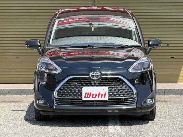 Toyota Sienta 2