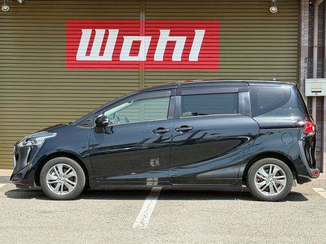 Toyota Sienta 5