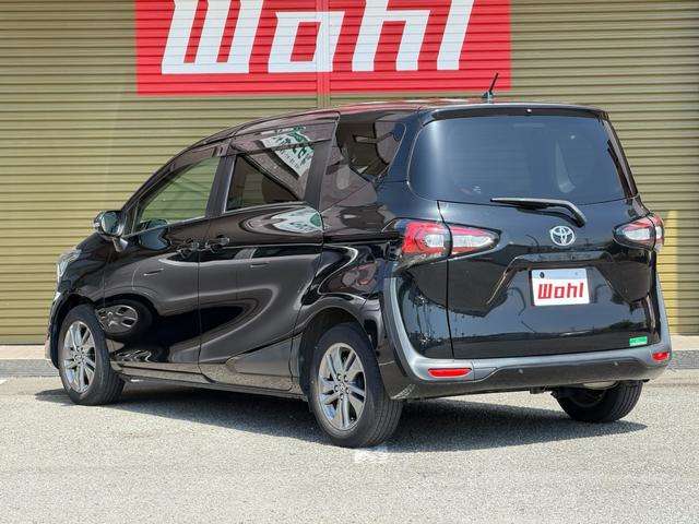 Toyota Sienta 9