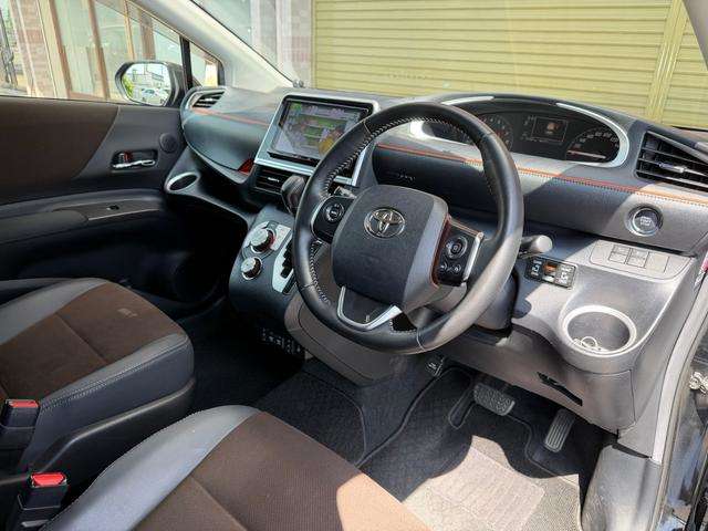 Toyota Sienta 10