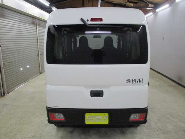 Daihatsu Hijet Cargo 5