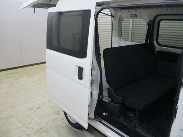 Daihatsu Hijet Cargo 9