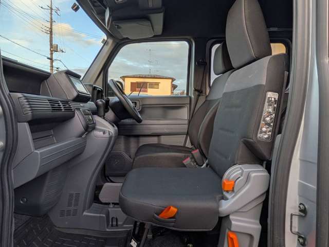 Honda N-VAN 12