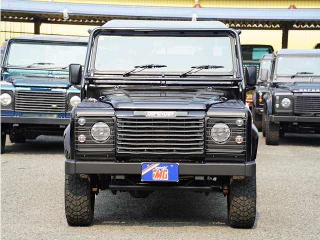Land Rover Defender 5