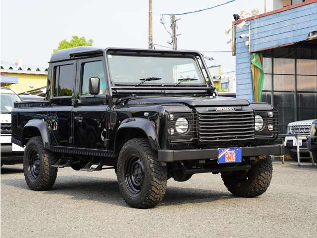Land Rover Defender 6